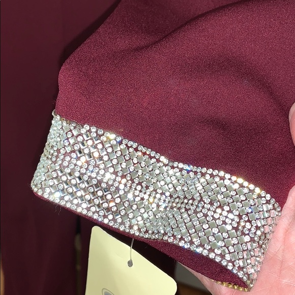 NWT Aspeed Long Sleeve Burgundy Gown with Slit - Picture 4 of 8